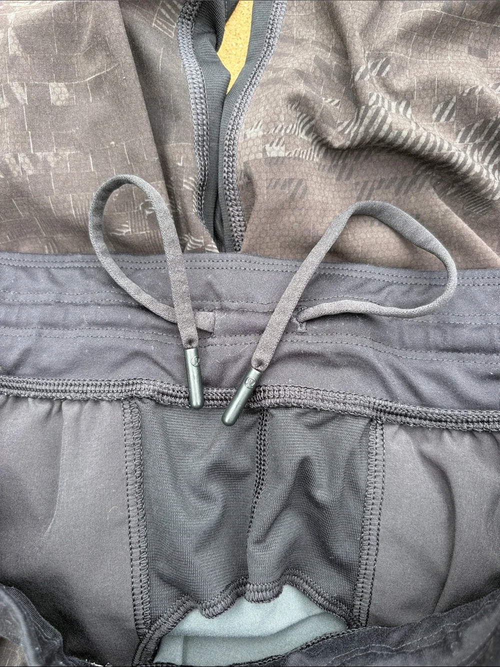 Lululemon Men’s Geometric Black & Gray Digital Camouflage Shorts Size Large